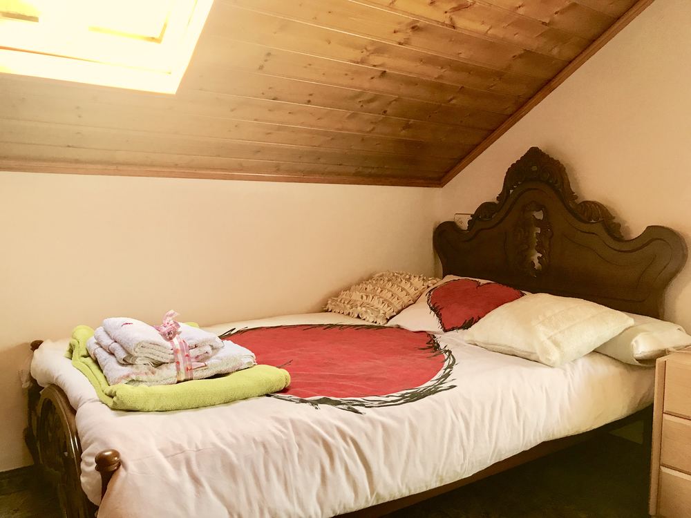 Habitación individual bajo cubierta