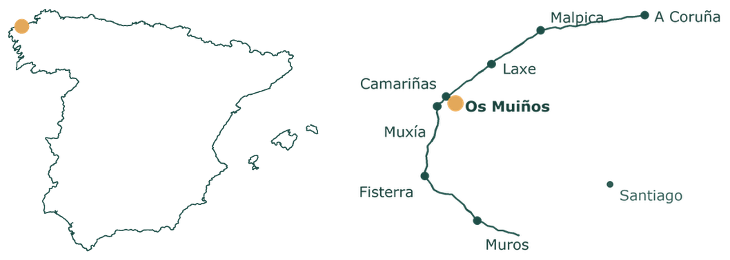 Ubicación de Os Muiños en la Costa da Morte, Galicia, en el noroeste de España, con mapa detallado de Fisterra, Camariñas, Muxía, Muros, Malpica, Laxe, A Coruña y Santiago de Compostela